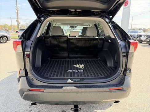 Certified 2022 Toyota RAV4 XLE Premium AWD/4WD image 15