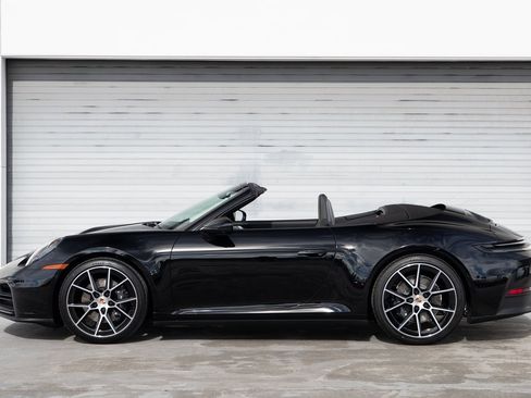 New 2026 Porsche 911 Carrera image 2