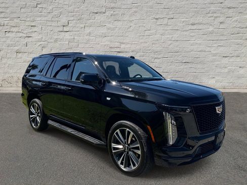 Certified 2025 Cadillac Escalade Sport AWD/4WD image 7