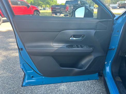 New 2026 Nissan Kicks SR FWD image 8