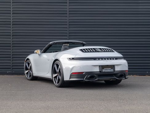 Certified 2025 Porsche 911 Carrera image 3