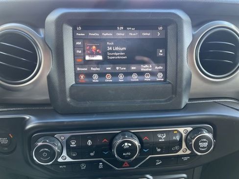 Used 2019 Jeep Wrangler Unlimited Sport S image 27