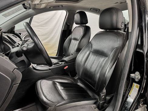 Used 2017 Buick Regal AWD image 9