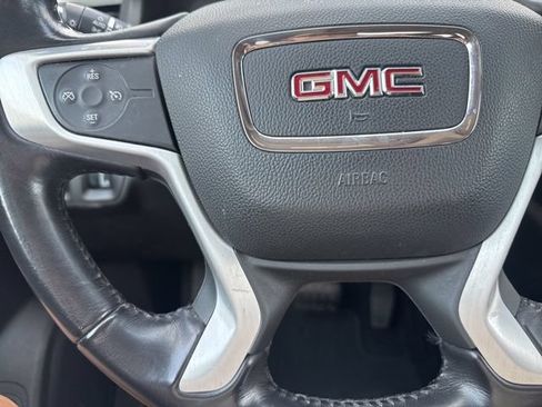 Used 2019 GMC Acadia SLT w/ LPO, Black Accent Package AWD/4WD image 24