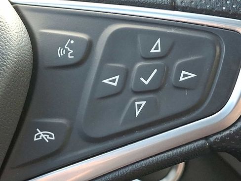 Used 2023 Chevrolet Equinox LS w/ LS Convenience Package image 22