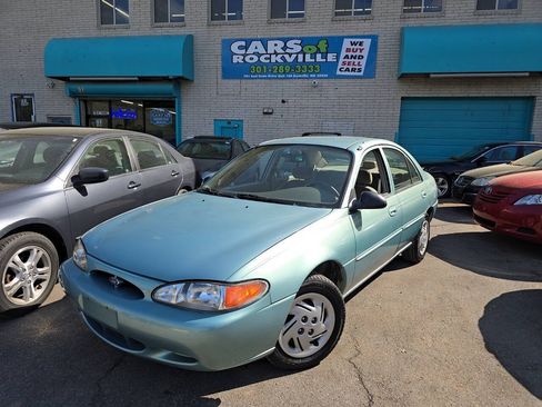 Used 1999 Ford Escort SE FWD image 4