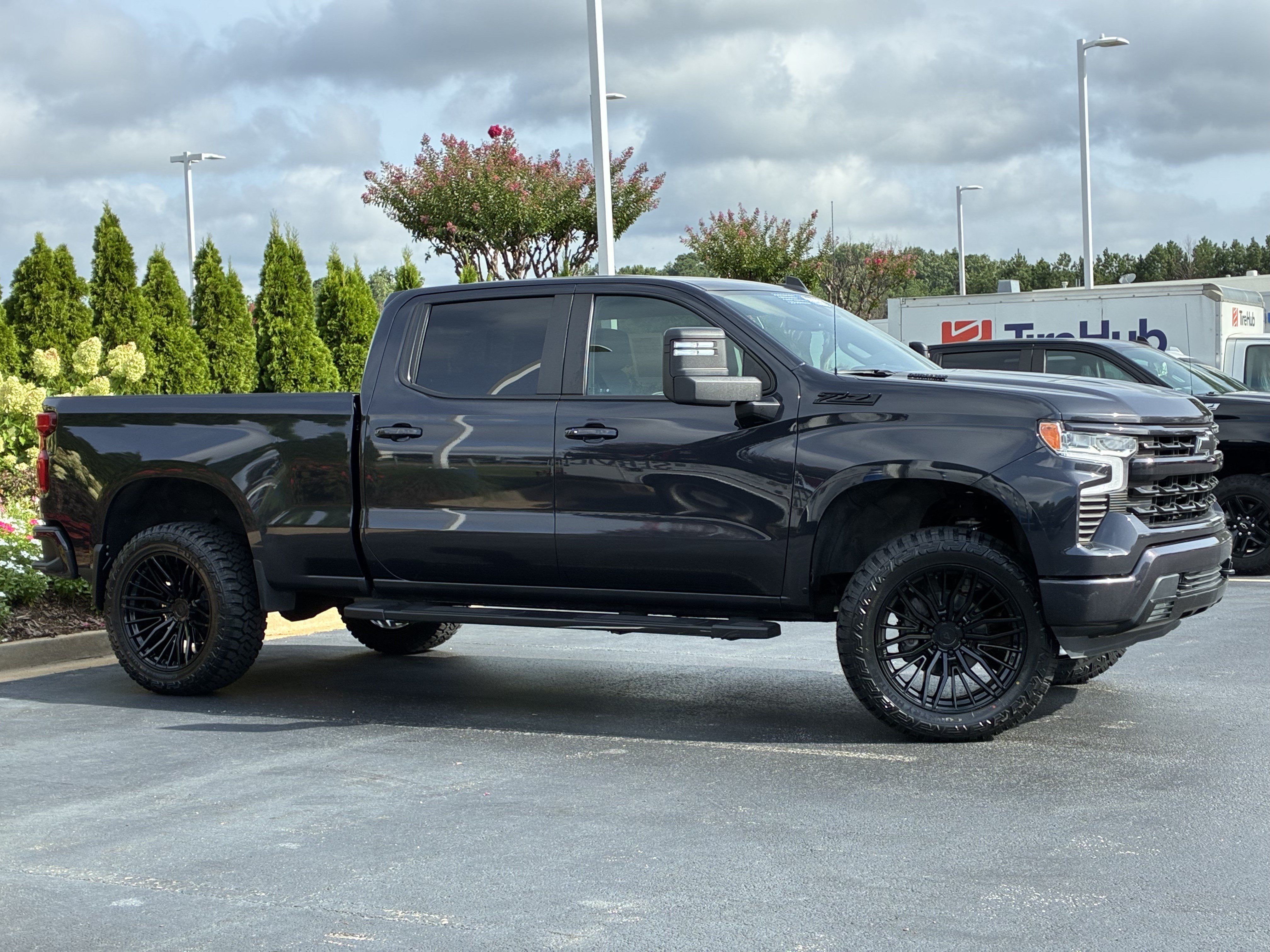 Used 2024 Chevrolet Silverado 1500 RST w/ Convenience Package II AWD/4WD image 3