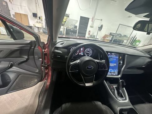 Used 2024 Subaru Outback Premium AWD/4WD image 15