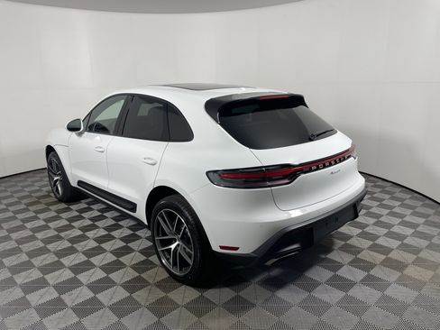 Certified 2026 Porsche Macan AWD/4WD image 3
