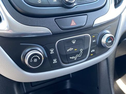 Used 2020 Chevrolet Equinox LS AWD/4WD image 24