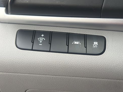 Used 2020 Hyundai Elantra SE FWD image 15
