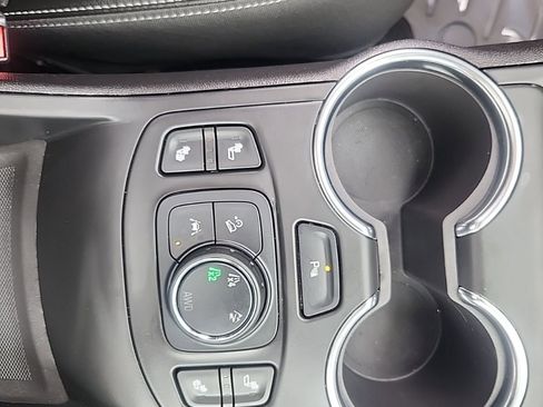 Used 2023 GMC Terrain SLT w/ Infotainment Package II image 27