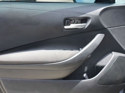 Used 2021 Toyota Corolla LE image 13