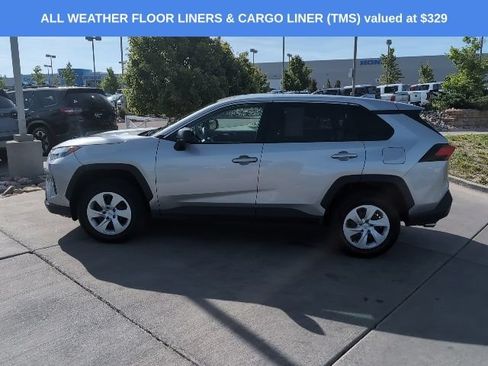 Used 2025 Toyota RAV4 LE AWD/4WD image 4