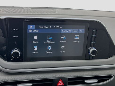 Used 2021 Hyundai Sonata SE w/ Preferred Accessory Package FWD image 9