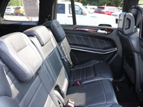 Used 2015 Mercedes-Benz GL 63 AMG 4MATIC w/ Accessory Chrome Package image 21
