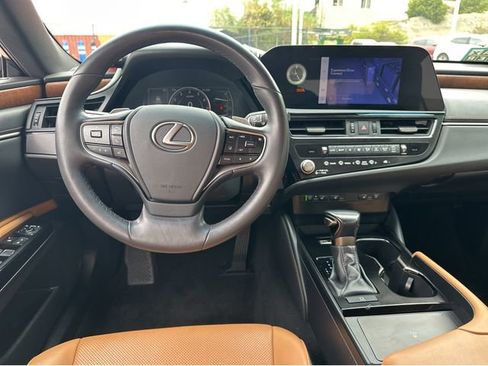 Used 2023 Lexus ES 250 w/ Premium Package AWD/4WD image 8