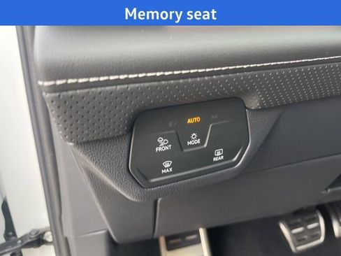 New 2026 Volkswagen Atlas Cross Sport SEL R-Line image 9