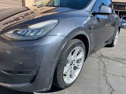 Used 2021 Tesla Model Y Long Range AWD/4WD image 22