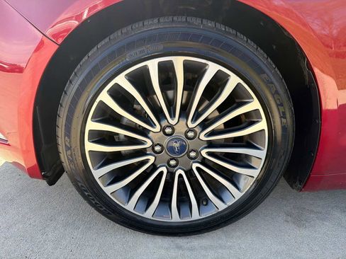 Used 2017 Ford Fusion SE w/ Fusion SE Technology Package image 10