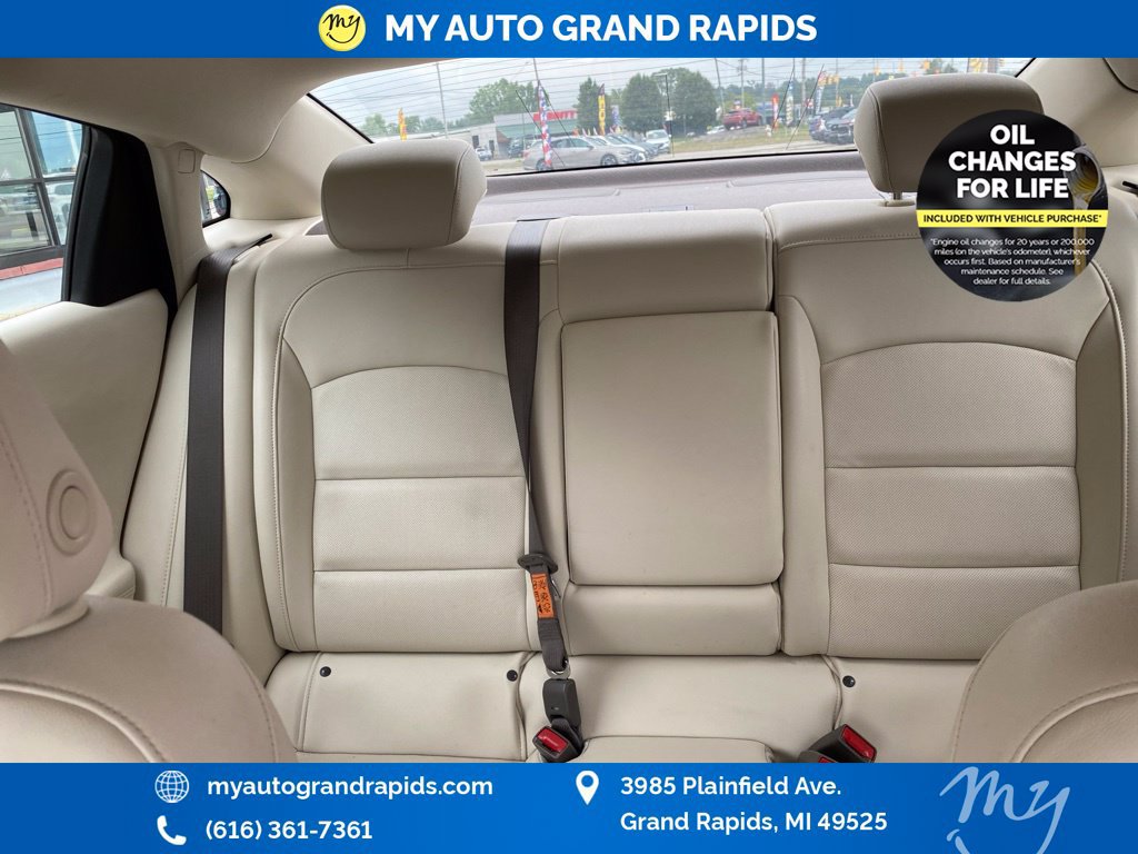 Used 2024 Chevrolet Malibu LT FWD image 14