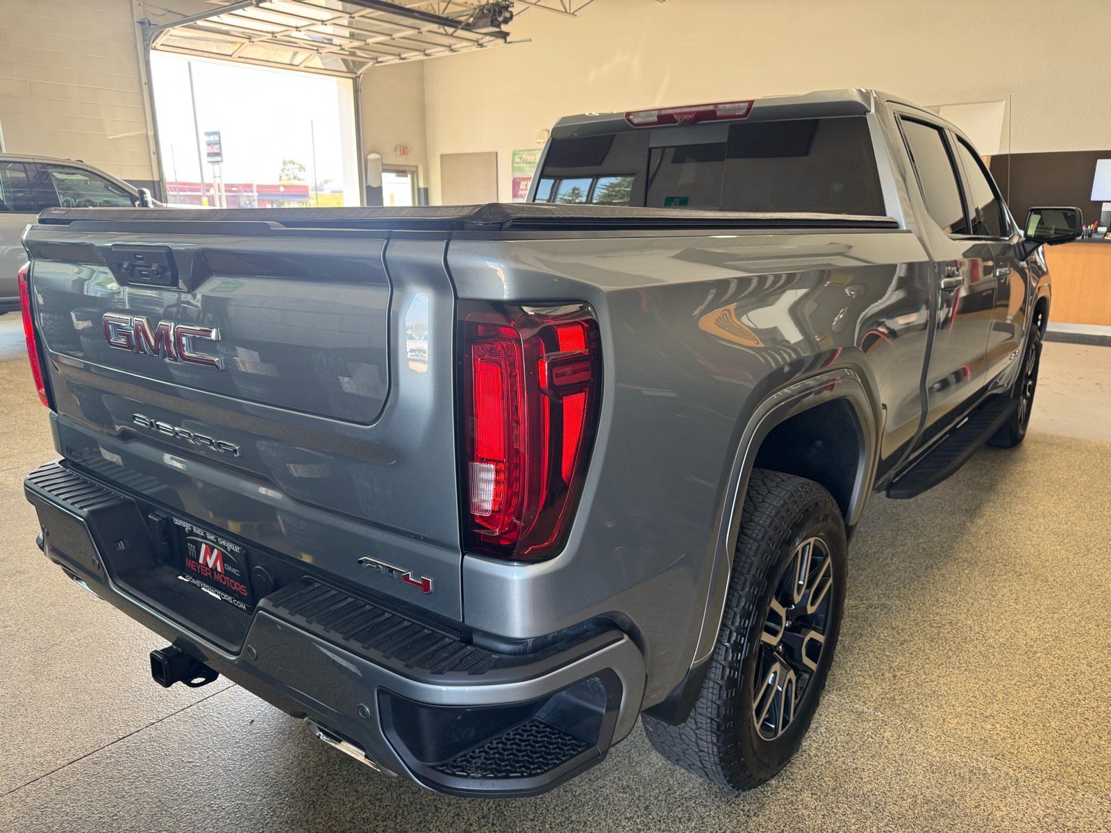 Used 2026 GMC Sierra 1500 AT4 w/ AT4 Premium Package AWD/4WD image 5