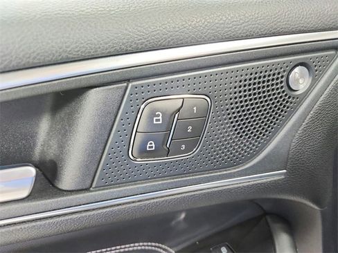 Used 2019 Ford Edge Titanium w/ Equipment Group 301A image 21