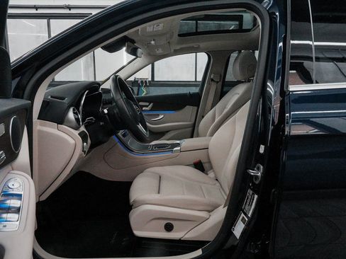 Used 2022 Mercedes-Benz GLC 300 4MATIC image 29