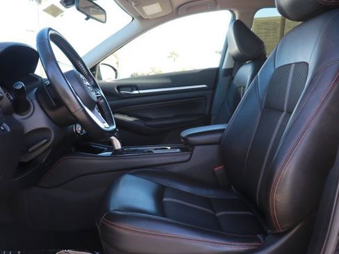 Used 2023 Nissan Altima 2.5 SR image 10