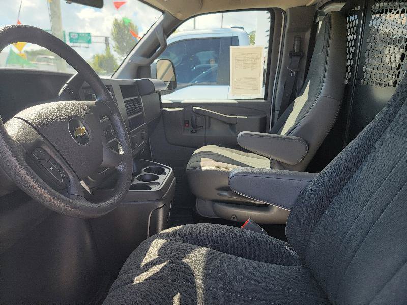 Used 2025 Chevrolet Express 2500 w/ Driver Convenience Package RWD image 7