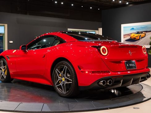 Used 2016 Ferrari California T image 46