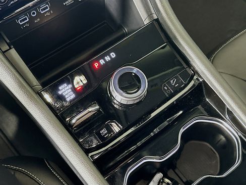 Used 2022 Jeep Grand Cherokee Limited 4xe image 25