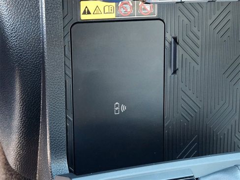 Certified 2025 Toyota Tacoma Limited image 21