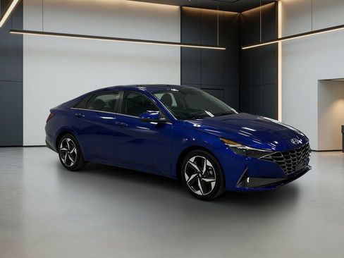 Used 2023 Hyundai Elantra Limited w/ Cargo Package FWD image 8