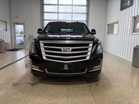 Used 2016 Cadillac Escalade Luxury image 8
