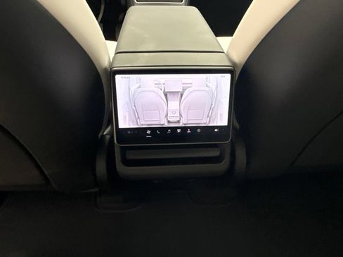 Used 2026 Tesla Model Y AWD image 34