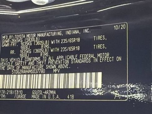 Certified 2021 Toyota Highlander XLE FWD image 28