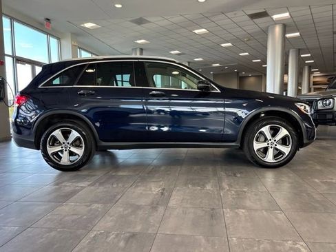 Used 2022 Mercedes-Benz GLC 300 image 2