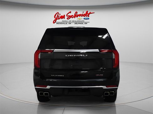 Used 2025 GMC Yukon XL Denali w/ Sun & Power Step Package image 5