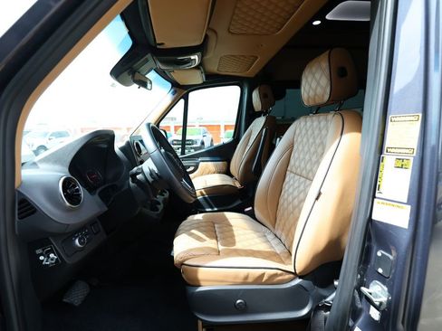 Used 2022 Mercedes-Benz Sprinter 2500 image 28