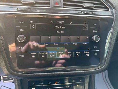 Used 2023 Volkswagen Tiguan SE R-Line image 13