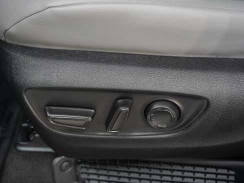 Used 2023 Toyota Sienna XLE AWD/4WD image 24