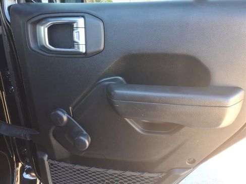 Used 2022 Jeep Wrangler Unlimited Sport image 14