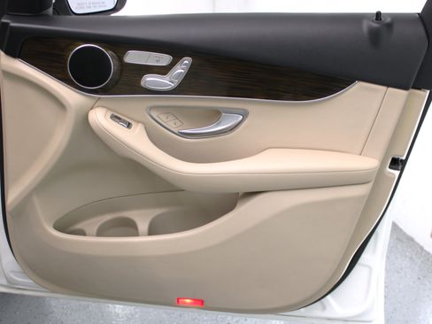 Used 2017 Mercedes-Benz GLC 300 w/ Premium 1 Package image 51