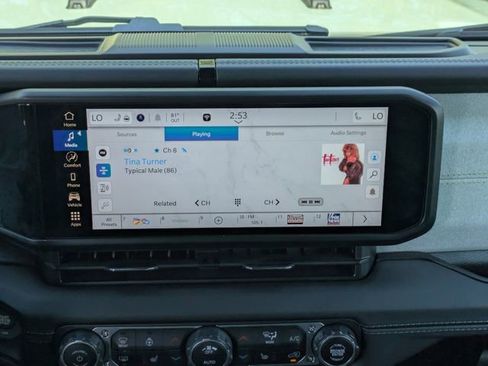 Used 2024 Jeep Wrangler Sahara image 19