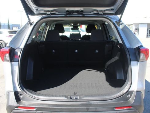 Used 2024 Toyota RAV4 LE AWD/4WD image 10
