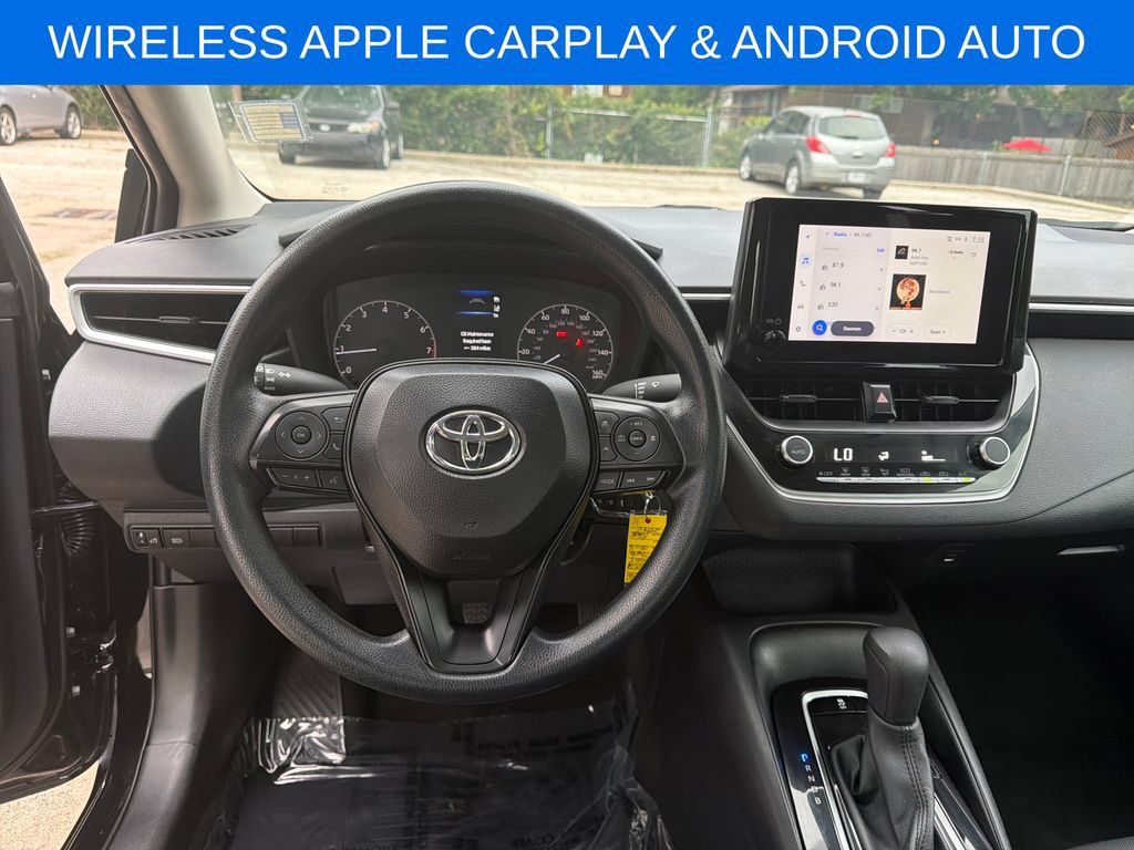 Used 2025 Toyota Corolla LE FWD image 16
