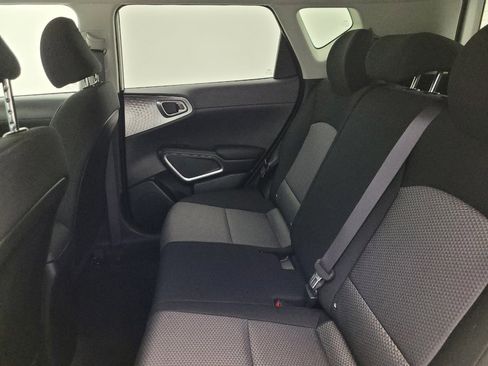 Used 2025 Kia Soul LX image 18