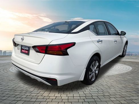 Certified 2025 Nissan Altima 2.5 S FWD image 5