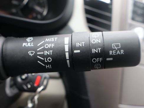 Used 2011 Subaru Outback 2.5i Premium w/ All-Weather Pkg AWD/4WD image 32